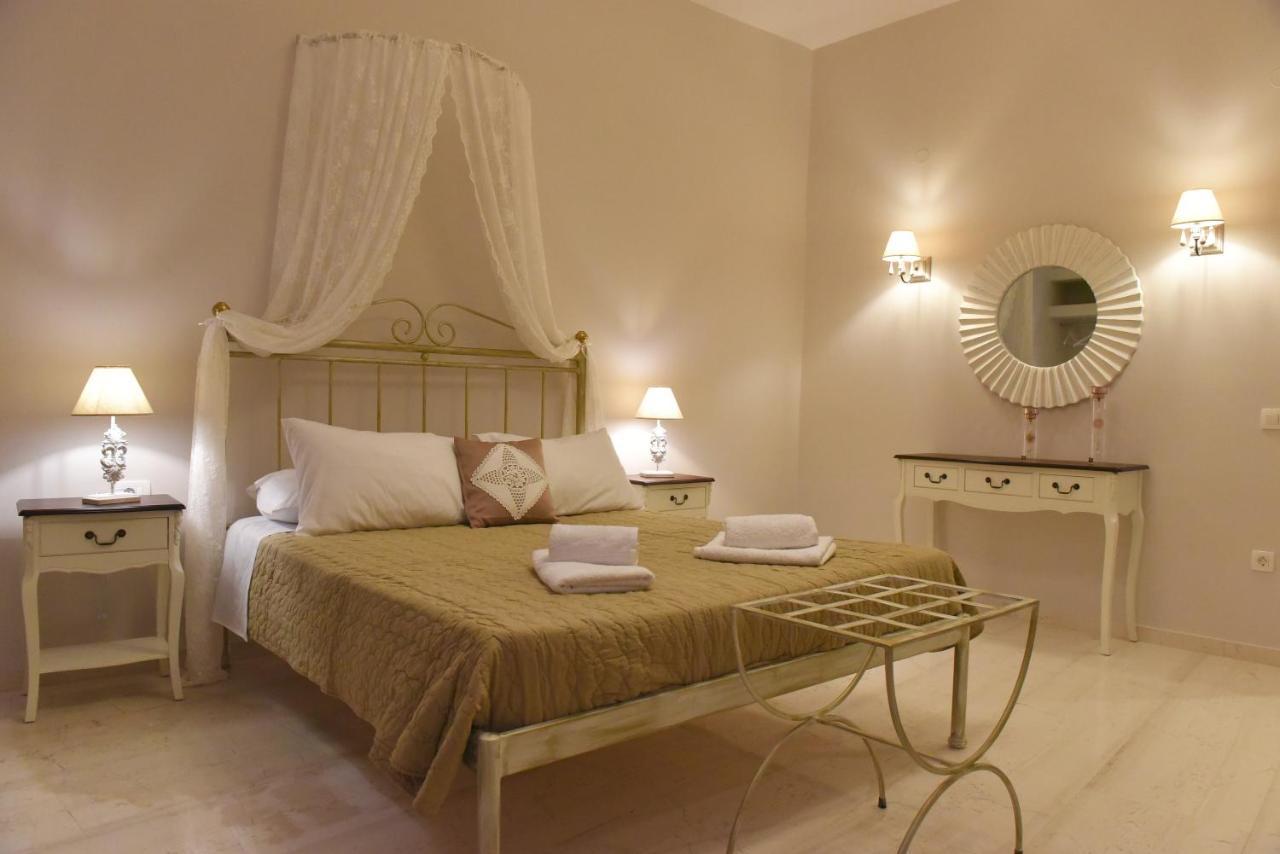 Oisyra Hotel Ermoupoli Buitenkant foto