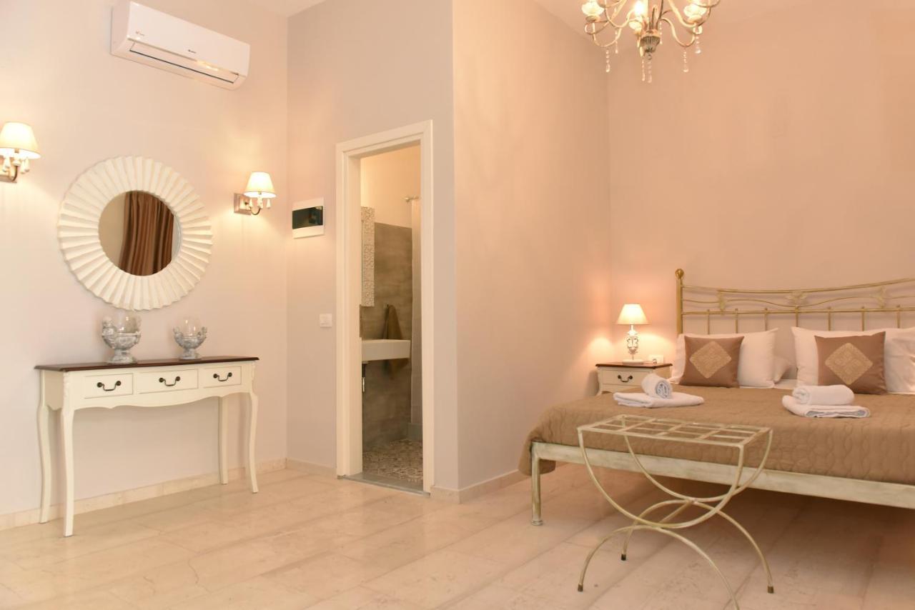 Oisyra Hotel Ermoupoli Buitenkant foto