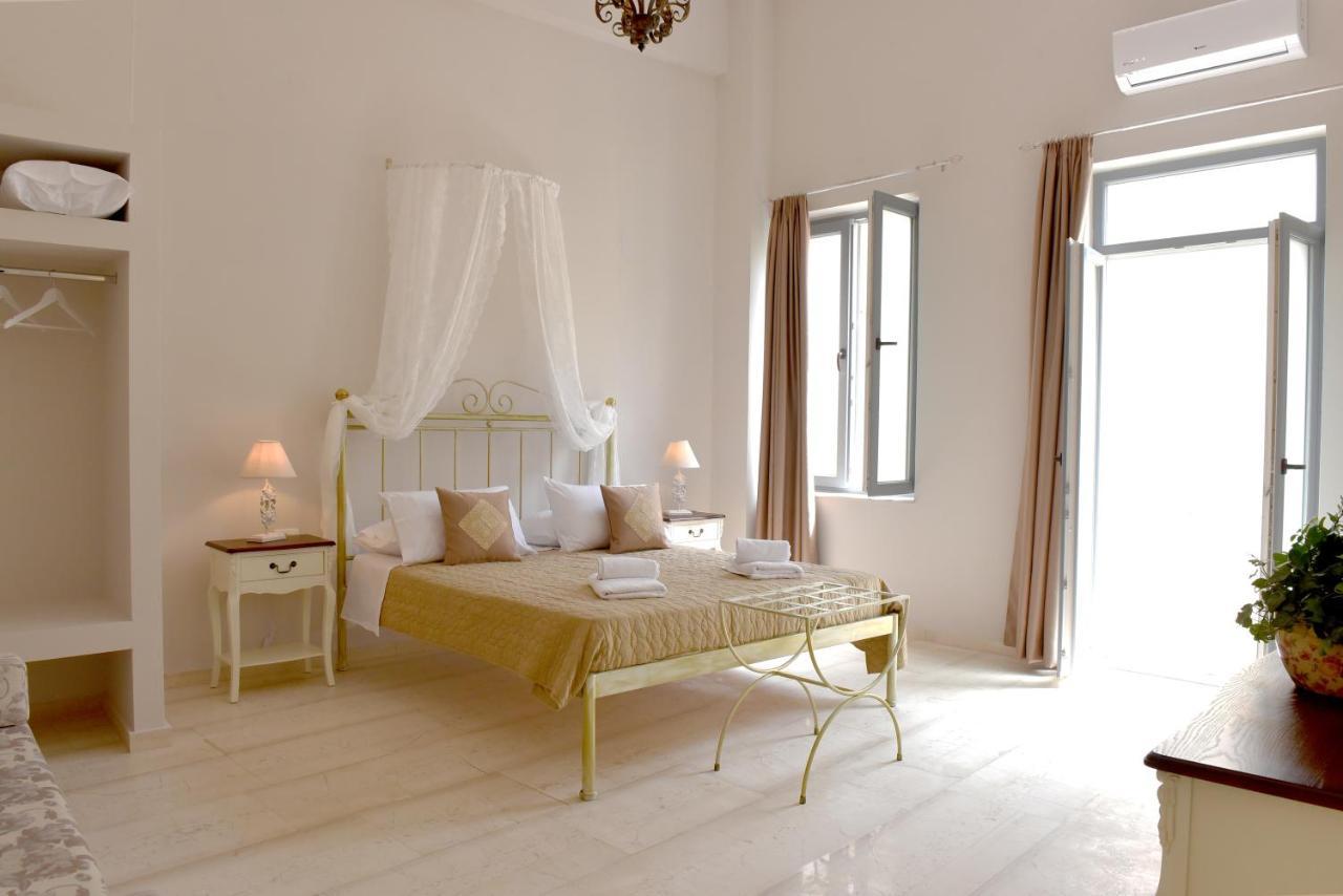 Oisyra Hotel Ermoupoli Buitenkant foto