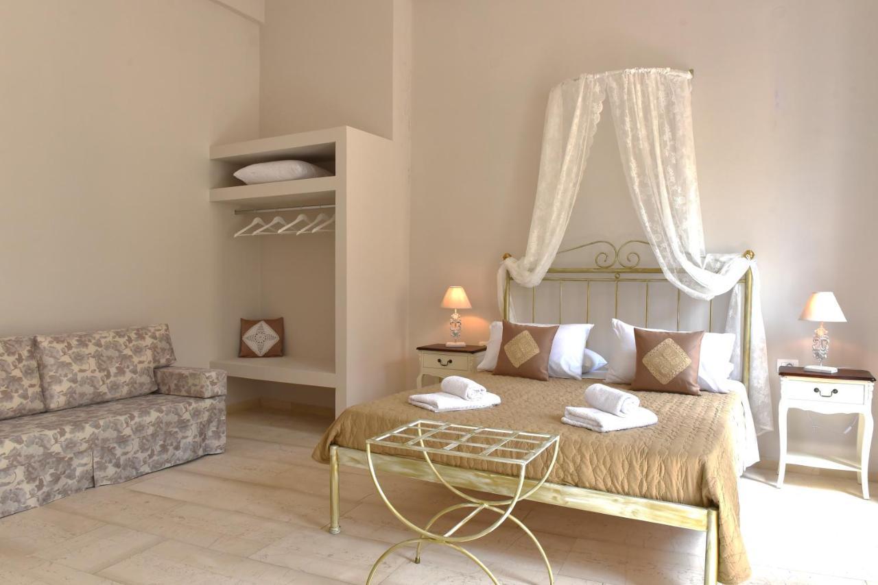 Oisyra Hotel Ermoupoli Buitenkant foto
