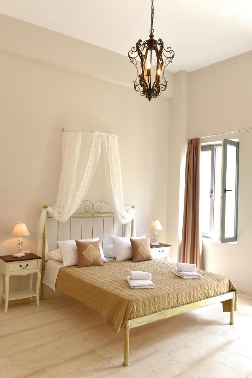 Oisyra Hotel Ermoupoli Buitenkant foto